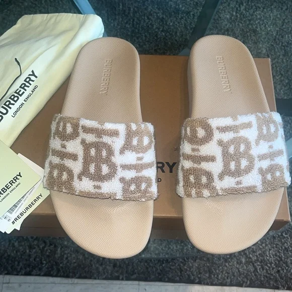 Authentic furley Burberry Slides - Picture 3 of 13